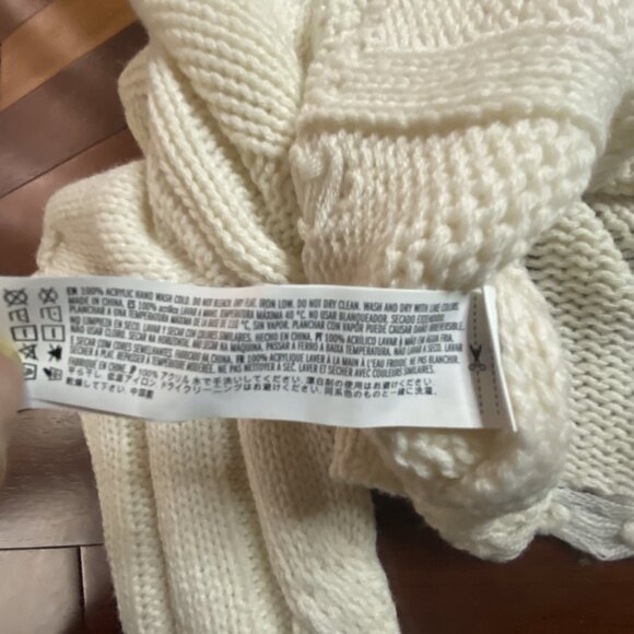 Forever 21 Cropped Oversized Sweater - Picture 9 of 9